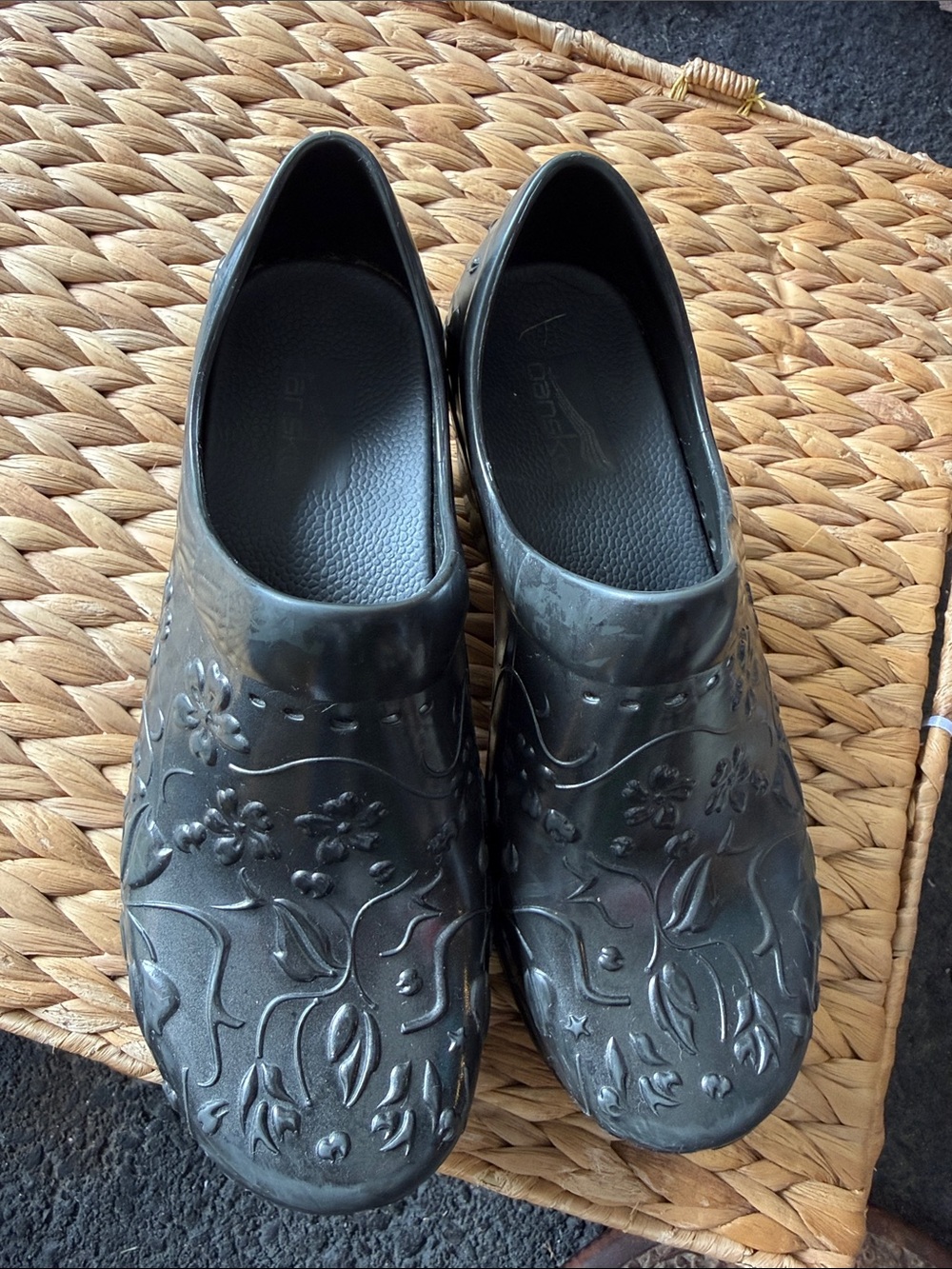 Women's dansko Black Floral Clogs, slip resistant